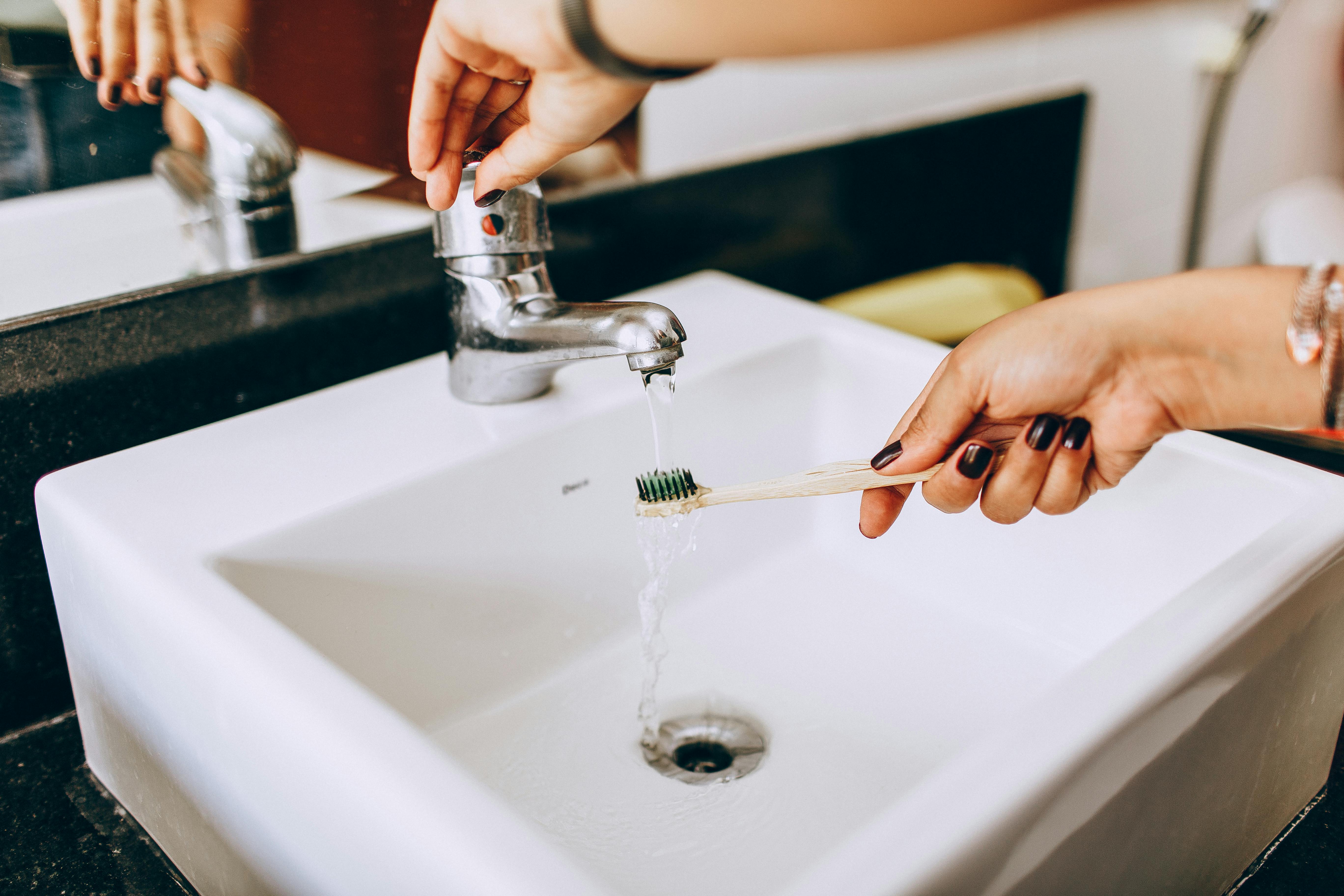 Abgenutzte Dichtungen des Wasserhahns